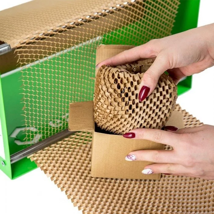 Hartie Kraft Honeycomb Standard 80 g Lungime 100/180M m, Latime 400 mm, Culoare Natur, Gramaj 80/85 gr-Hartie Pentru Ambalare