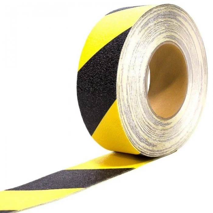 Banda Antialunecare Grosiera Lungime 18.3 m, Latime 25 mm, Culoare Negru / Galben, Tip Grosiera, Buc / Pachet 10-Benzi Adeziv...